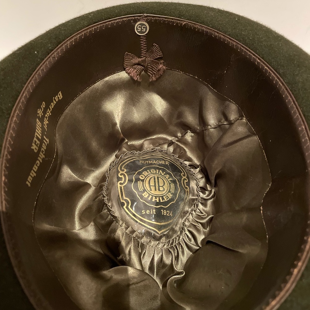 Hutmacher Green Velvet Hat Size 55 View 3